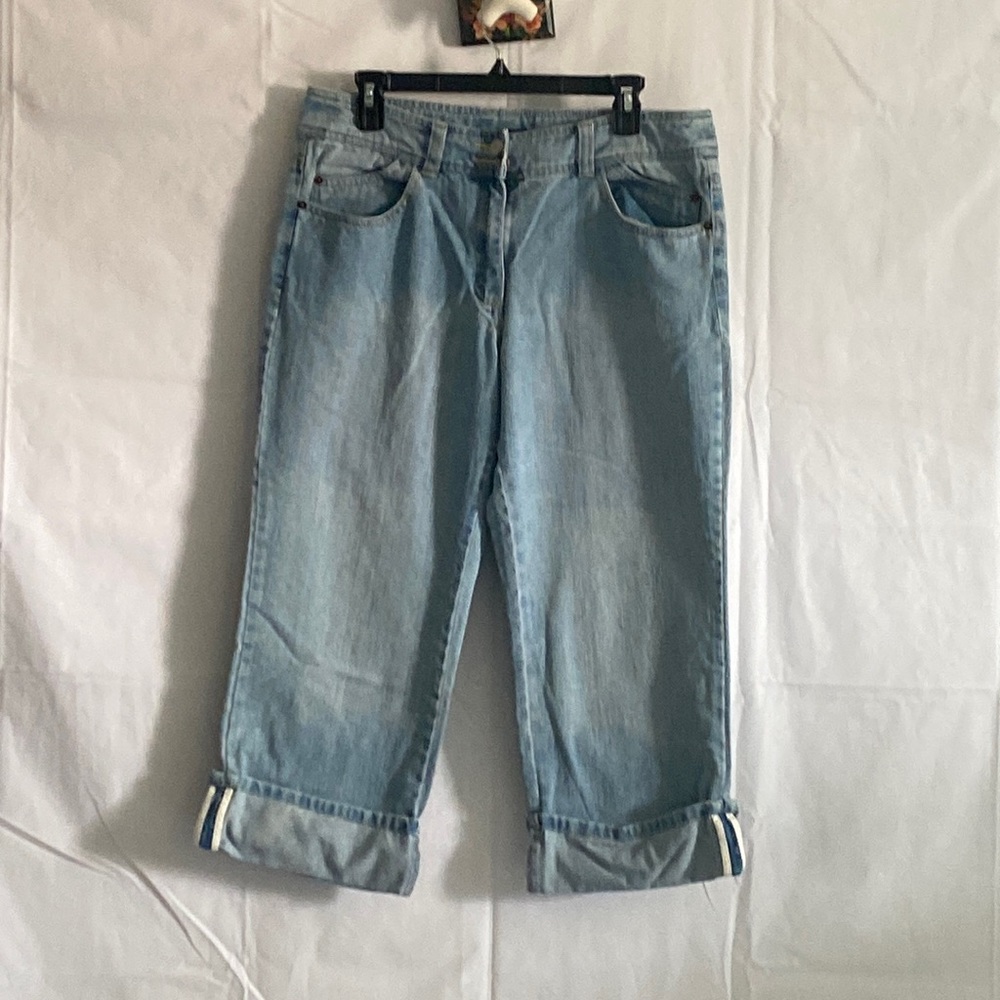 Women’s wide leg capris